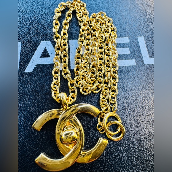 Jewelry - CHANEL VINTAGE TURN LOCK NECKLACE (LIVE SHOWING)